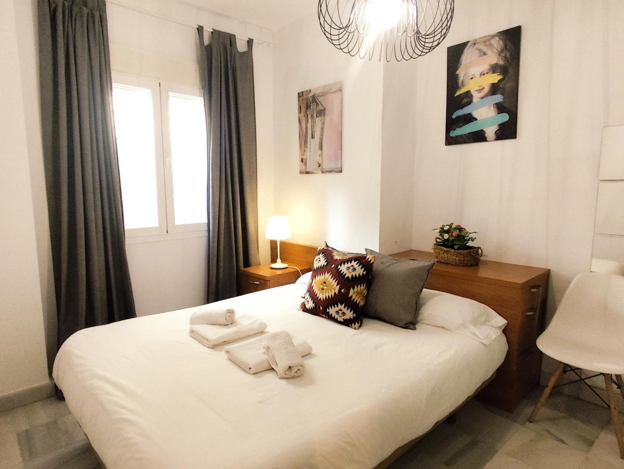 Apartamento San Luis. Plaza De Parking Gratis!!! Seville Exterior photo
